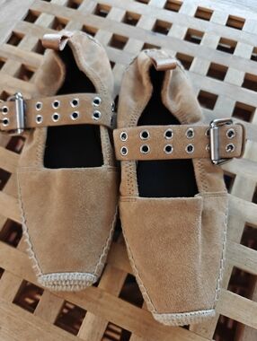Rag & Bone Anteris tan suede flats with black insole